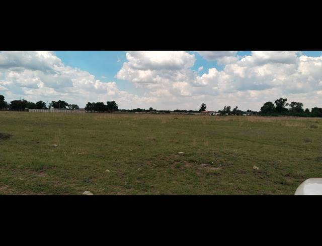 26,475M² VACANT LAND FOR SALE IN BOLTONWOLD